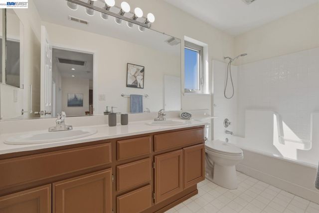 1433 Jayhawk Ln, Livermore, CA 94551