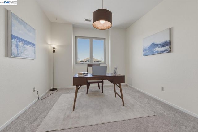 1433 Jayhawk Ln, Livermore, CA 94551