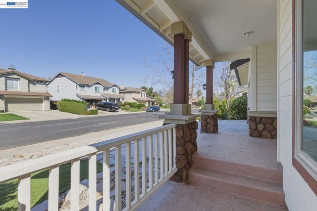 1433 Jayhawk Ln, Livermore, CA 94551