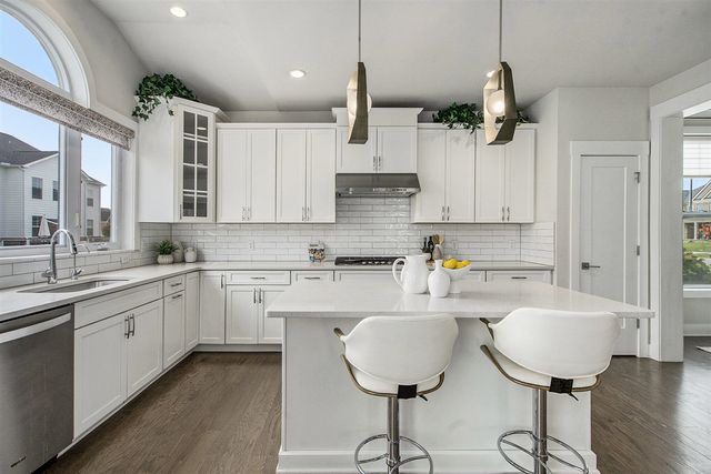 413 Blossom Drive, Ann Arbor, MI 48103