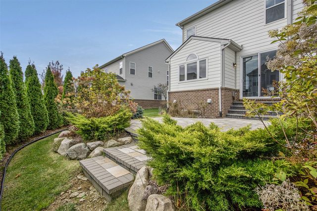 413 Blossom Drive, Ann Arbor, MI 48103