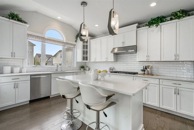 413 Blossom Drive, Ann Arbor, MI 48103