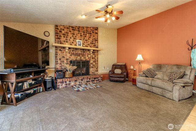 6220 81st Street E, Puyallup, WA 98371