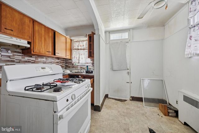 1815 W CHEW ST, Philadelphia, PA 19141
