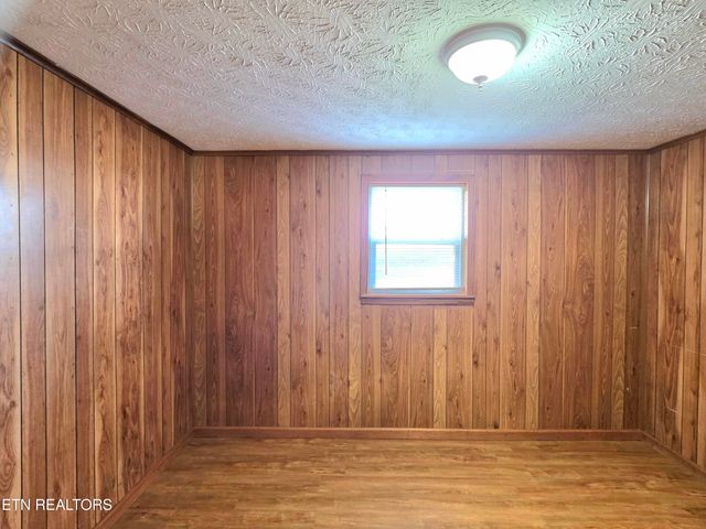 213 Front St, Newport, TN 37821