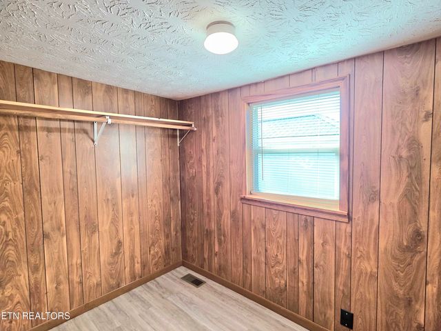 213 Front St, Newport, TN 37821