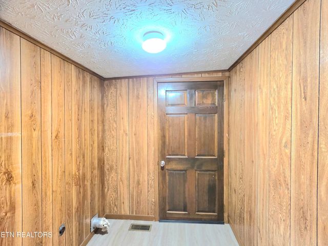 213 Front St, Newport, TN 37821