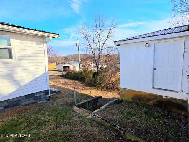 213 Front St, Newport, TN 37821