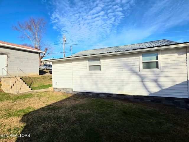 213 Front St, Newport, TN 37821