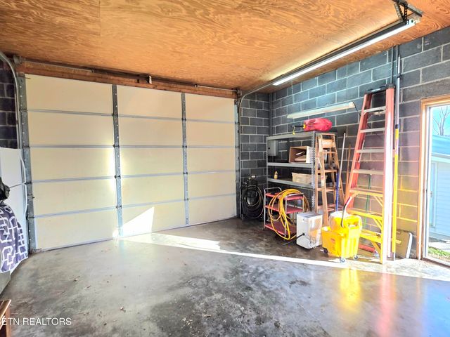 213 Front St, Newport, TN 37821