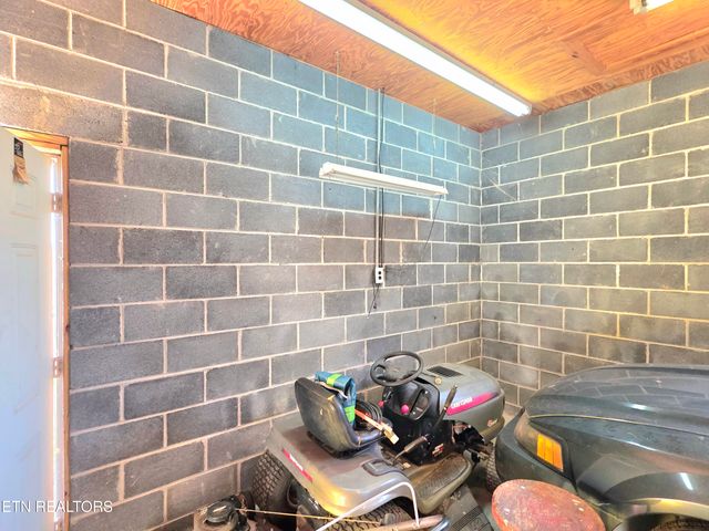 213 Front St, Newport, TN 37821