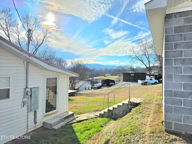 213 Front St, Newport, TN 37821