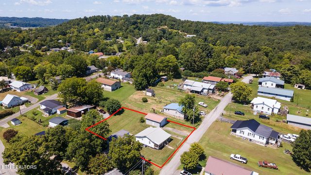 213 Front St, Newport, TN 37821