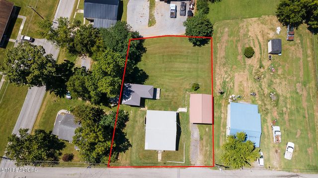 213 Front St, Newport, TN 37821