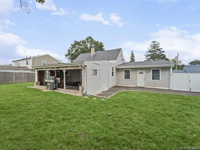 126 Claywood Drive, Brentwood, NY 11717