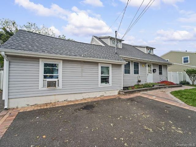 126 Claywood Drive, Brentwood, NY 11717