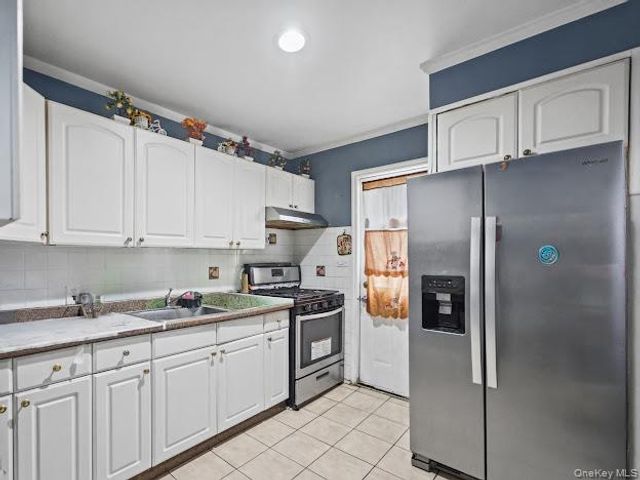 126 Claywood Drive, Brentwood, NY 11717