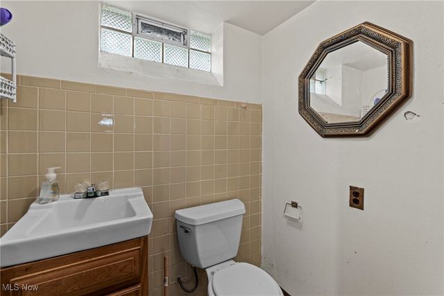 5507 Ackley Road, Parma, OH 44129