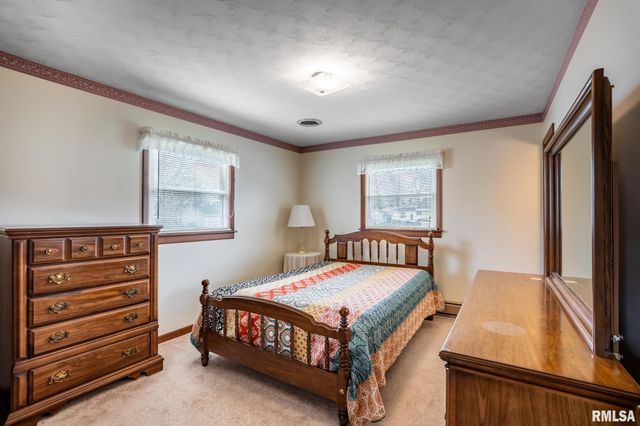 1009 W BOULEVARD Street, Marion, IL 62959