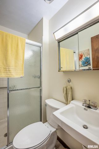 1009 W BOULEVARD Street, Marion, IL 62959