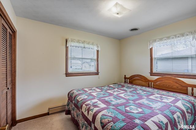 1009 W BOULEVARD Street, Marion, IL 62959