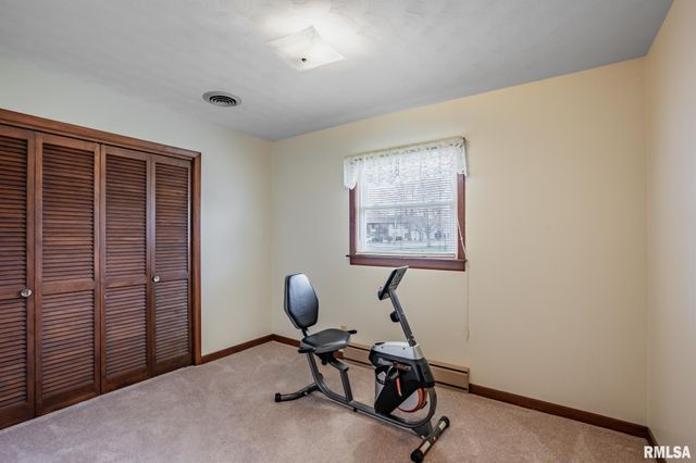 1009 W BOULEVARD Street, Marion, IL 62959