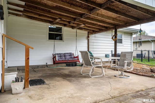 1009 W BOULEVARD Street, Marion, IL 62959