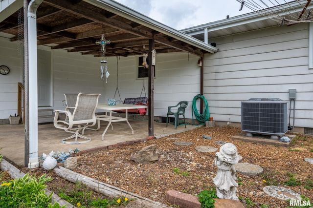 1009 W BOULEVARD Street, Marion, IL 62959