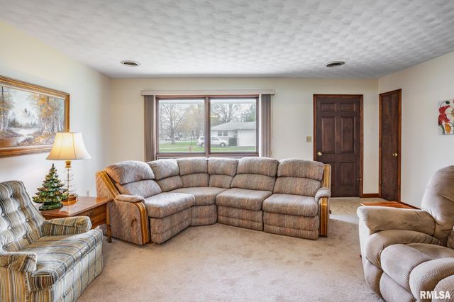 1009 W BOULEVARD Street, Marion, IL 62959