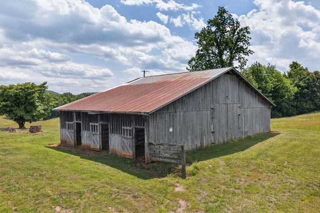 1444 Cherry Creek Rd, Sparta, TN 38583