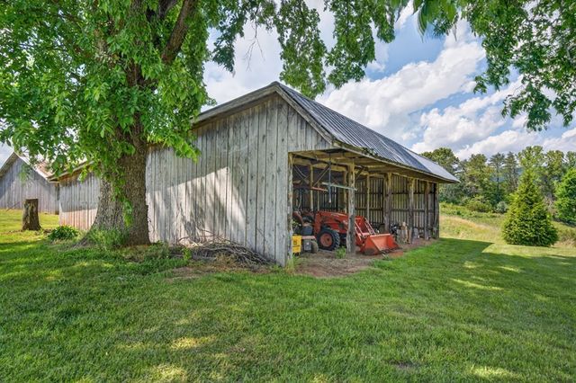 1444 Cherry Creek Rd, Sparta, TN 38583
