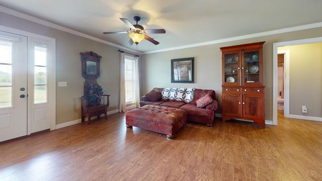 1444 Cherry Creek Rd, Sparta, TN 38583