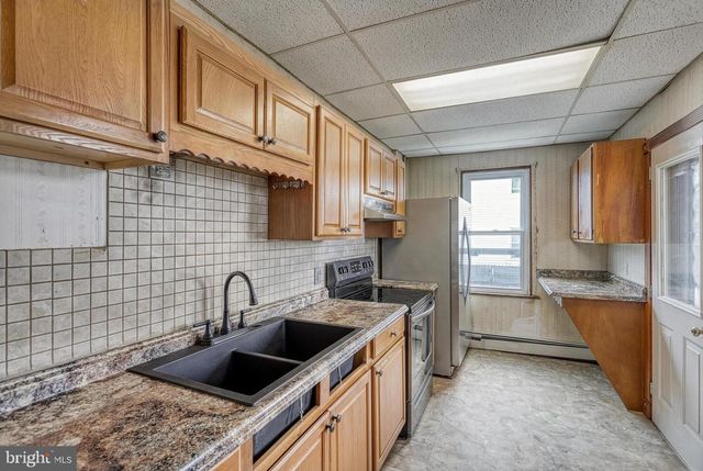 211 WASHINGTON ST, Hamburg, PA 19526