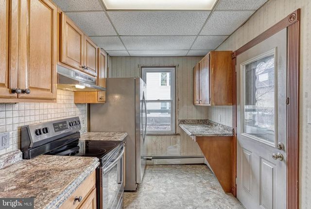 211 WASHINGTON ST, Hamburg, PA 19526