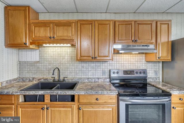 211 WASHINGTON ST, Hamburg, PA 19526