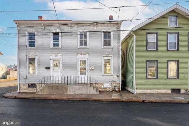 211 WASHINGTON ST, Hamburg, PA 19526