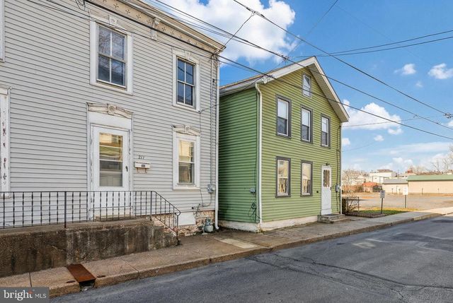 211 WASHINGTON ST, Hamburg, PA 19526