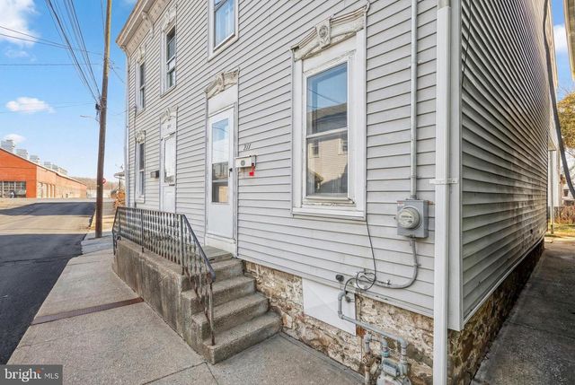 211 WASHINGTON ST, Hamburg, PA 19526