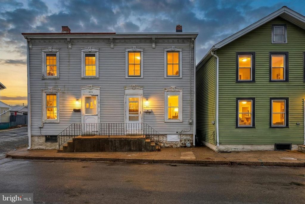 211 WASHINGTON ST, Hamburg, PA 19526