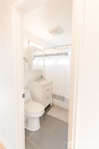 6012 40th Avenue NE, Seattle, WA 98115