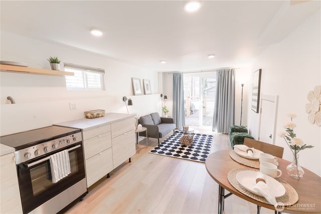 6012 40th Avenue NE, Seattle, WA 98115