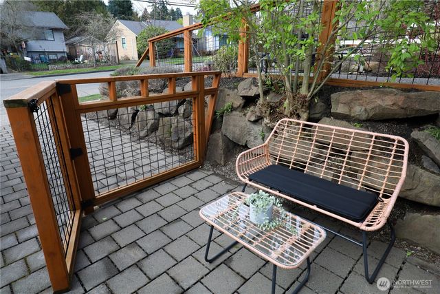 6012 40th Avenue NE, Seattle, WA 98115