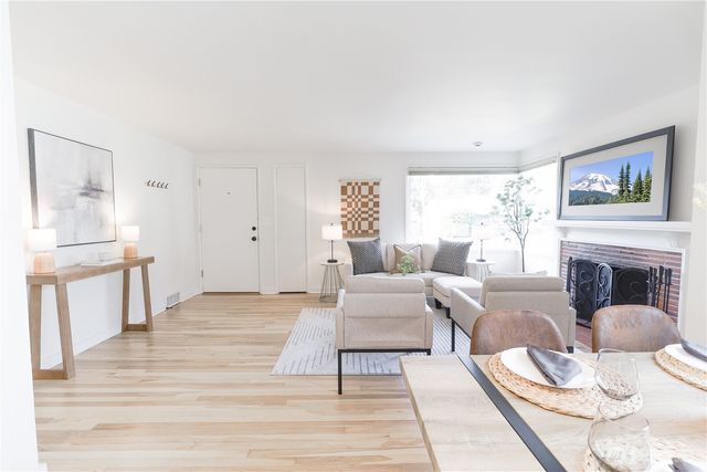 6012 40th Avenue NE, Seattle, WA 98115