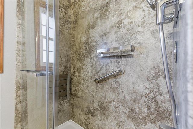 1515 W 5th Street, Cedar Falls, IA 50613