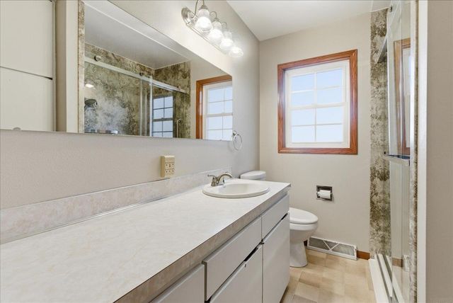 1515 W 5th Street, Cedar Falls, IA 50613