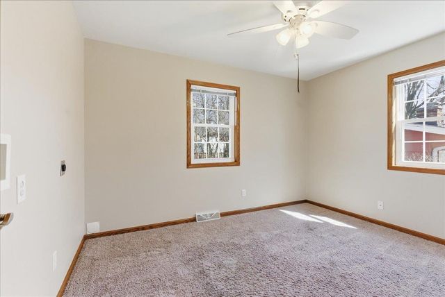 1515 W 5th Street, Cedar Falls, IA 50613