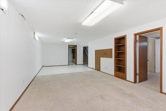 1515 W 5th Street, Cedar Falls, IA 50613