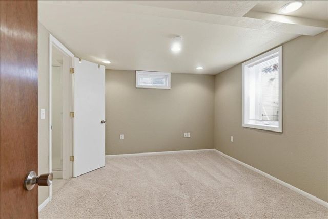 1515 W 5th Street, Cedar Falls, IA 50613