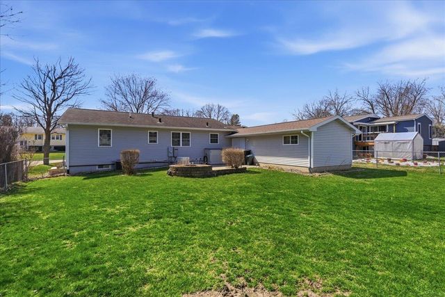 1515 W 5th Street, Cedar Falls, IA 50613