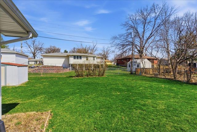 1515 W 5th Street, Cedar Falls, IA 50613